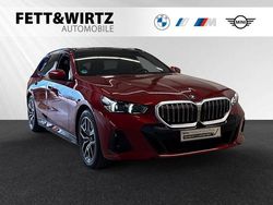 Fire red metallic Gebraucht 2024 BMW 530e M Sport Kombi | 66.500 €