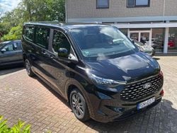 Obsidianschwarz metallic Gebraucht 2024 Ford Tourneo Custom Van | 50.950 €