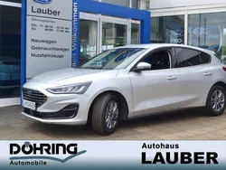 Moondust silver Neu 2025 Ford Focus Titanium Limousine | 24.875 € (Superpreis)
