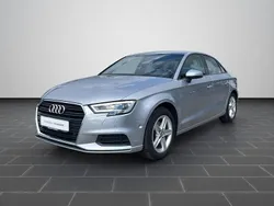 Silber (metallic) Gebraucht 2016 Audi A3 Comfort Limousine | 15.900 € (Guter Preis)