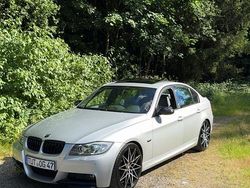 Silber Gebraucht 2006 BMW 325 Limousine | 8.000 €