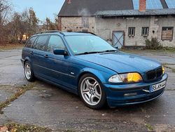 Blau Gebraucht 2002 BMW 323 Kombi | 4.500 €