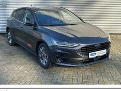 Grau Gebraucht 2024 Ford Focus Titanium Limousine | 22.880 € (Guter Preis)