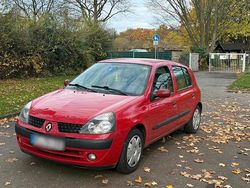 Rot Gebraucht 2002 Renault Clio II Kleinwagen | 1.500 € (Fairer Preis)