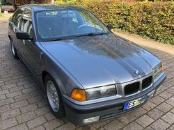 Silber Gebraucht 1991 BMW 318 Performance Limousine | 11.990 €