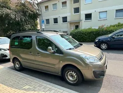 Braun Gebraucht 2017 Citroën Berlingo Van / Kleinbus | 10.999 €