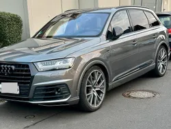 Grau Gebraucht 2017 Audi SQ7 Ambiente SUV | 35.000 € (Fairer Preis)