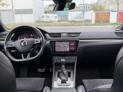 Weiß Gebraucht 2020 Skoda Superb SportLine Kombi | 28.500 € (Fairer Preis)