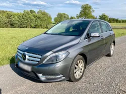 Grau Gebraucht 2013 Mercedes B180 Van / Kleinbus | 10.300 € (Guter Preis)
