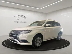Weiß Gebraucht 2019 Mitsubishi Outlander P-HEV SUV | 16.990 € (Guter Preis)