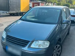 Grau Gebraucht 2005 VW Touran Van / Kleinbus | 2.100 € (Fairer Preis)