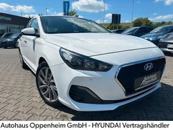 Weiß Gebraucht 2018 Hyundai i30 Trend Limousine | 14.225 € (Fairer Preis)