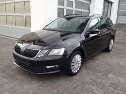 Schwarz Gebraucht 2017 Skoda Octavia Ambition Kombi | 8.900 €