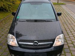 Schwarz Gebraucht 2004 Opel Meriva Van / Kleinbus | 2.200 € (Fairer Preis)