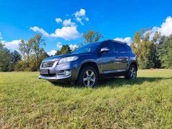 Grau Gebraucht 2012 Toyota RAV4 Travel SUV | 8.990 € (Etwas zu teuer)