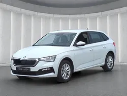Weiss Gebraucht 2024 Skoda Scala Kleinwagen | 19.049 € (Fairer Preis)