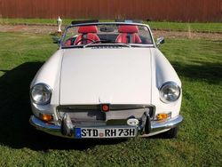 Weiß Gebraucht 1973 MG B Cabrio | 17.500 €