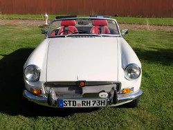Weiß Gebraucht 1973 MG B Cabrio | 17.500 €