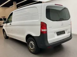 Weiß Gebraucht 2017 Mercedes Vito Van / Kleinbus | 9.519 €