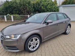 Grau Gebraucht 2014 Audi A3 Sportback Limousine | 8.800 € (Guter Preis)