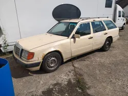 Beige Gebraucht 1991 Mercedes 300 Kombi | 1.990 €