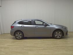 Grau Gebraucht 2023 BMW 118 Advantage Kleinwagen | 18.280 € (Superpreis)