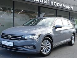 Grau Gebraucht 2022 VW Passat Business Kombi | 21.770 € (Fairer Preis)