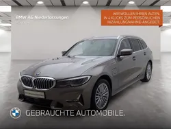 Grau Gebraucht 2022 BMW 330e Sport Line Kombi | 34.985 € (Fairer Preis)