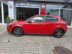 Rot Gebraucht 2020 Alfa Romeo Giulietta Kleinwagen | 15.489 € (Etwas zu teuer)