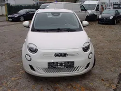 (arktis weiß) Gebraucht 2022 Fiat 500e Icon Kleinwagen | 17.950 € (Guter Preis)