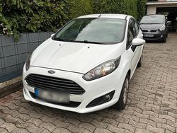 Weiß Gebraucht 2014 Ford Fiesta Kleinwagen | 4.200 € (Guter Preis)