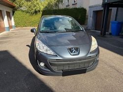 Grau Gebraucht 2010 Peugeot 207 Urban Move Limousine | 2.200 € (Guter Preis)