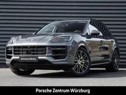 Grau Gebraucht 2022 Porsche Cayenne SUV | 146.939 €