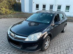 Schwarz Gebraucht 2007 Opel Astra Kombi | 1.221 € (Etwas zu teuer)