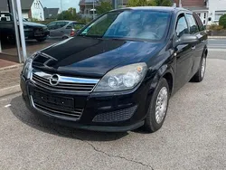 Schwarz Gebraucht 2009 Opel Astra Kombi | 2.300 € (Etwas zu teuer)