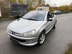 Grau Gebraucht 2005 Peugeot 206 CC Quiksilver Cabrio | 1.250 € (Fairer Preis)