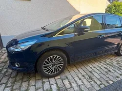 Blau Gebraucht 2019 Ford S-MAX Titanium Van / Kleinbus | 18.499 € (Superpreis)