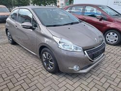 Grau Gebraucht 2013 Peugeot 208 Active Kleinwagen | 4.999 € (Fairer Preis)