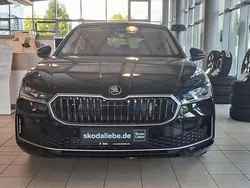 Ebony schwarz metallic Neu 2025 Skoda Superb Limousine | 46.985 € (Fairer Preis)