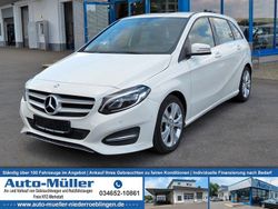 Weiß Gebraucht 2015 Mercedes B200 Urban Van / Kleinbus | 10.990 € (Guter Preis)