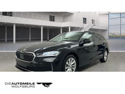 Ebony schwarz metallic Gebraucht 2024 Skoda Superb Selection Kombi | 33.890 € (Etwas zu teuer)