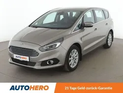 Grau Gebraucht 2018 Ford S-MAX Titanium Van / Kleinbus | 24.840 € (Fairer Preis)
