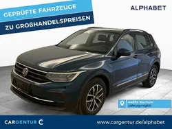 Nightshade blue Gebraucht 2022 VW Tiguan Life SUV | 27.990 € (Superpreis)