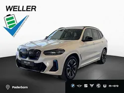 Mineralweiß (weiß) Gebraucht 2021 BMW iX3 Shadowline SUV | 40.880 € (Teuer)