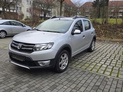 Silber Gebraucht 2014 Dacia Sandero Stepway Van / Kleinbus | 4.750 €