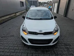 Weiß Gebraucht 2013 Kia Rio Kleinwagen | 3.999 € (Guter Preis)