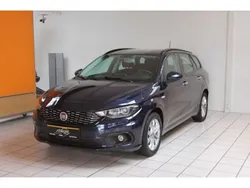 Colore esterno (new blu (vr717/ (metallic) Gebraucht 2018 Fiat Tipo Lounge Kombi | 14.980 € (Teuer)