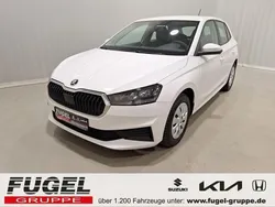 Candyweiss Gebraucht 2022 Skoda Fabia Active Limousine | 14.899 € (Fairer Preis)