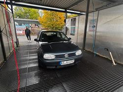 Grau Gebraucht 2000 VW Golf IV Limousine | 650 € (Guter Preis)