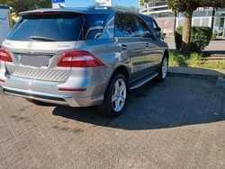 Grau Gebraucht 2013 Mercedes 190 Limousine | 20.000 €